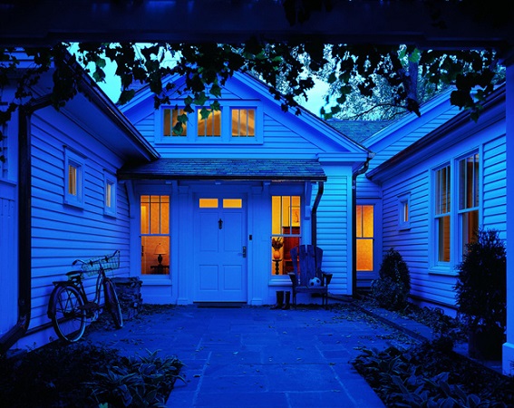 exterior-98-145sml.jpg